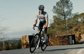 temp_image_1741104146.088588 Avancini Choca o Mundo: Do MTB ao Ciclismo de Estrada com a Factor Racing!