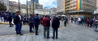 temp_image_1745534578.235024 La Paz: Transportistas Desafiam Lei de Congelamento de Tarifas e Ameaçam Protestos