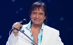 temp_image_1746292256.742876 Globo Anuncia Roberto Carlos Sem Contrato e Expõe Disputa com a Band por F1 em Série de Erros na Programação 2025
