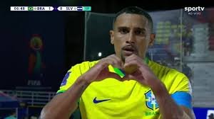 temp_image_1746366103.607506 Rumo ao Hepta: Brasil Brilha na Estreia da Copa do Mundo de Futebol de Areia e Desafia a Itália