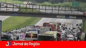 temp_image_1746912835.260073 Tragédia na Rodovia dos Bandeirantes: Boi na Pista Causa Morte e Congestionamento