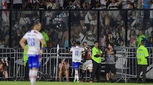 temp_image_1747525942.300152 Abraço Após Expulsão: Marinho e Coutinho Dão Exemplo de Fair Play em Vasco x Fortaleza pelo Brasileirão