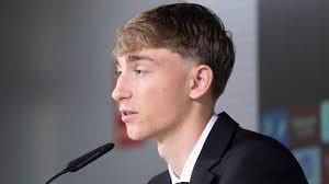 temp_image_1749645434.916071 Dean Huijsen Chega ao Real Madrid: 'Ramos é Meu Ídolo e É um Sonho Estar Aqui'