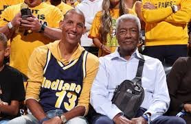 temp_image_1749700202.868152 Reggie Miller e Lendas dos Pacers Vibraram na Quadra: Presença de Ídolos e Caitlin Clark nas Finais da NBA