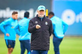 temp_image_1751325832.390276 Gustavo Cuéllar no Grêmio: Mano Menezes Explica Desafios, Expectativas e a Dificil Readaptação do Volante Colombiano