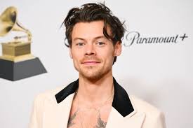 temp_image_1751326795.596837 Harry Styles e Ella Kenny: O Beijo em Glastonbury Que Acendeu Rumores de Romance