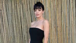 temp_image_1751639777.614309 Lily Allen: A Trajetória, os Hits e o Legado da Voz Única do Pop Britânico
