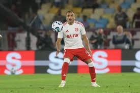 temp_image_1754534615.817871 Alerta no Jogo do Inter: Gabriel Mercado Sai Lesionado de Novo e Preocupa Torcida