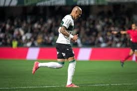 temp_image_1755222954.238204 Jogo do Coritiba: Conheça o Talismã Invicto que Blinda a Defesa do Coxa na Série B