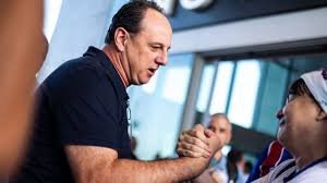 temp_image_1755394152.254886 Rogério Ceni no Bahia: O M1TO é o Novo Comandante do Tricolor de Aço!