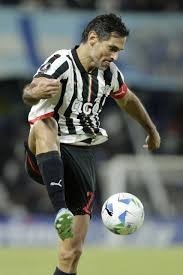 temp_image_1755827681.52196 Roque Santa Cruz: A Lenda de 44 Anos Que Desafia o Tempo e Quebra Recordes na Libertadores
