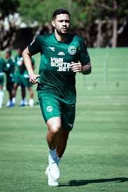 temp_image_1758674943.429469 Goiás Vence e Retoma a Liderança da Série B: Tudo Sobre o Duelo Imperdível Contra a Ferroviária!