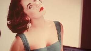 temp_image_1759469367.379482 Elizabeth Taylor e Taylor Swift: O Legado Brilhante Que Conecta Ícones da Música e do Cinema