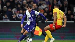 temp_image_1770235059.337391 Toulouse FC: A Ascensão do Jovem Atacante Argentino e a Tradição Albivioleta
