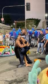 temp_image_1771296689.873355 Tumulto na Concentração da Liesa: Ambulante Denuncia Agressão Antes do Desfile da Acadêmicos de Niterói