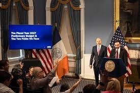 temp_image_1771460884.939126 The Middle: O Equilíbrio Perfeito Entre Extremismos e a Busca pela Estabilidade