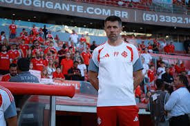 temp_image_1771812903.944575 Vitinho: Pezzolano Aponta o Grêmio como Favorito no Gauchão Após Goleada do Inter