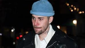 temp_image_1772335111.916122 Justin Bieber e a Síndrome de Ramsay Hunt: Entenda a Paralisia Facial que Atingiu o Cantor