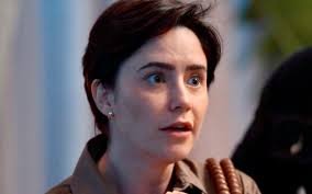 temp_image_1772762774.628499 Fernanda Vasconcellos em Três Graças: A Vilã Samira e Seus Crimes