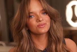 temp_image_1773000525.715362 Rafaella Justus: A Transformação Radical e as Cores que Agitam as Redes!