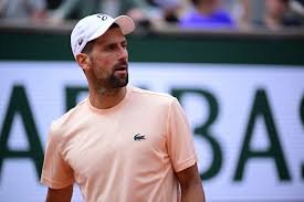 temp_image_1779633741.230937 Djokovic vs. Mpetshi Perricard: A Busca pelo 25º Grand Slam e o Desafio da Nova Geração Mensik