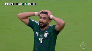 temp_image_1781566859.965081 Abdulelah Al-Amri Quase Balança as Redes: O Momento Marcante entre Arábia Saudita e Uruguai